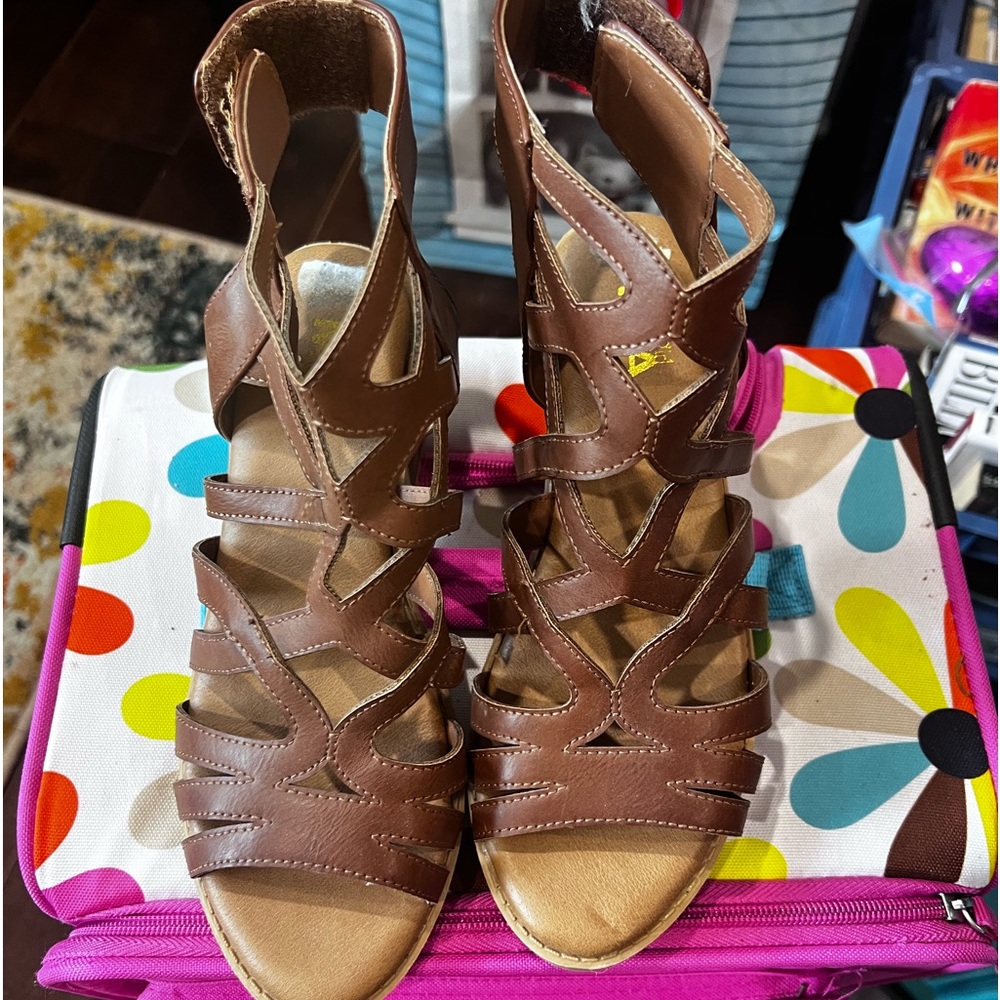 Girls sandals size 3